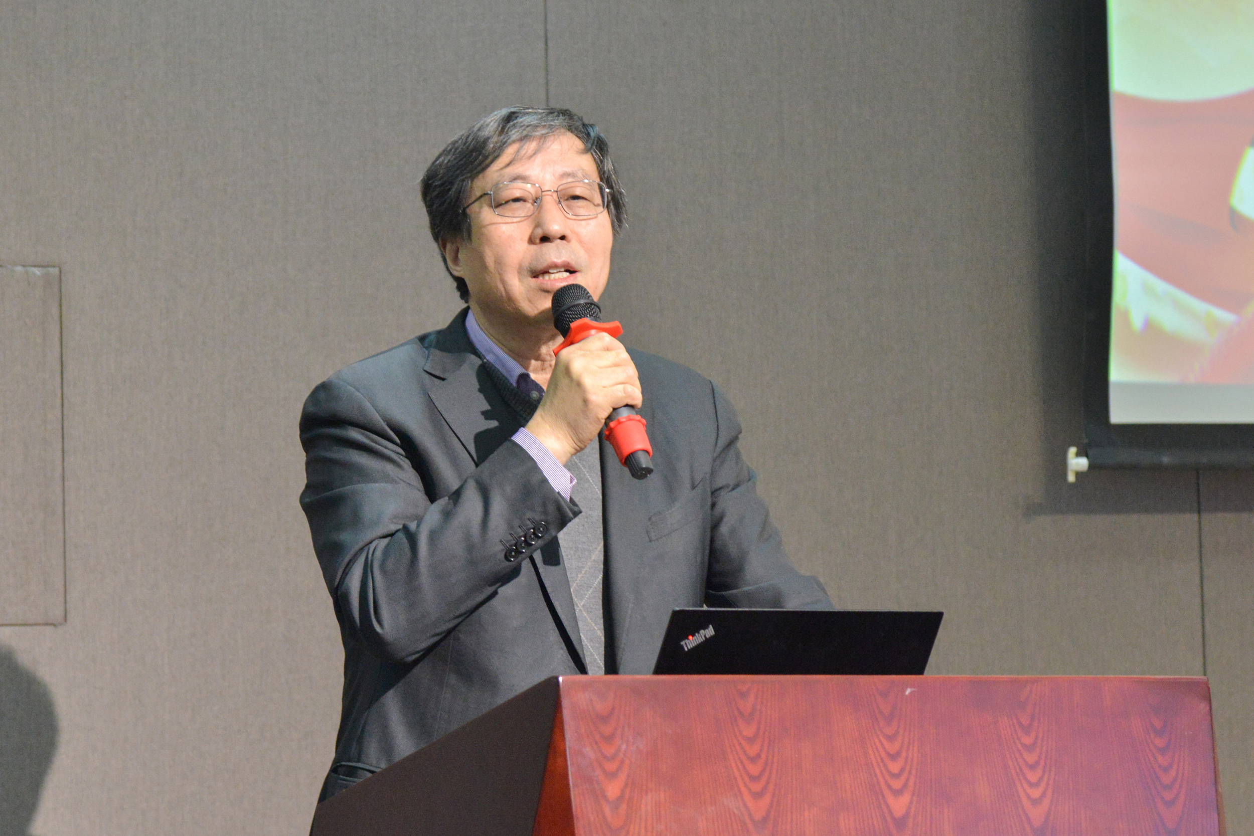 共建幸福家園 同創(chuàng)美好明天——巨人集團(tuán)第十一屆職代會(huì)召開