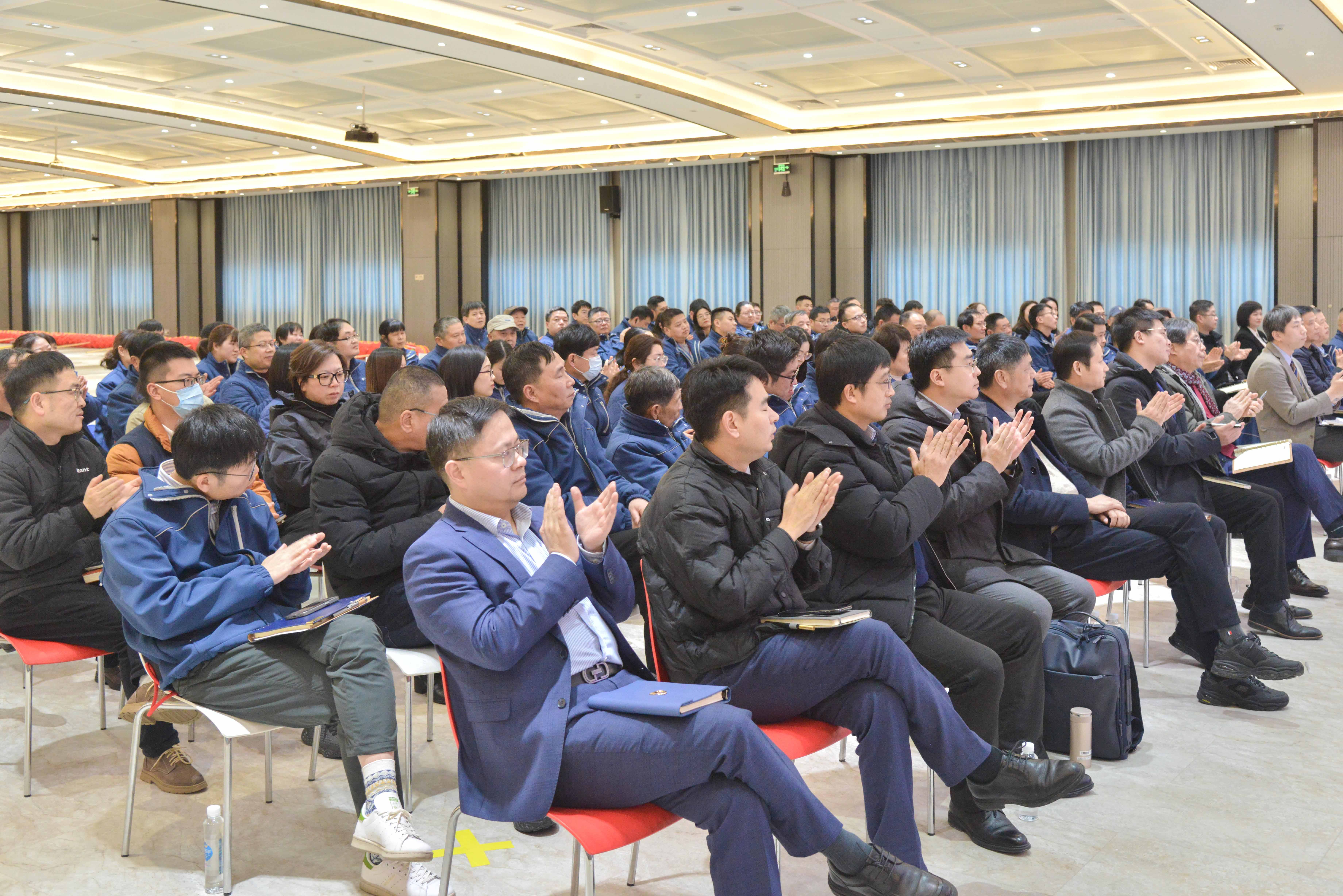 破風(fēng)浪 共揚帆——巨人集團公司召開2024迎春大會 破風(fēng)浪 共揚帆——巨人集團公司召開2024迎春大會