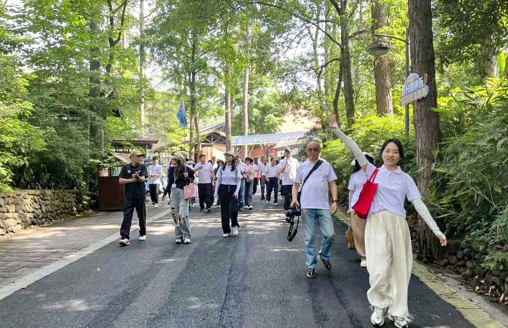 熱辣滾燙 揚(yáng)帆未來——巨人集團(tuán)公司團(tuán)建之旅