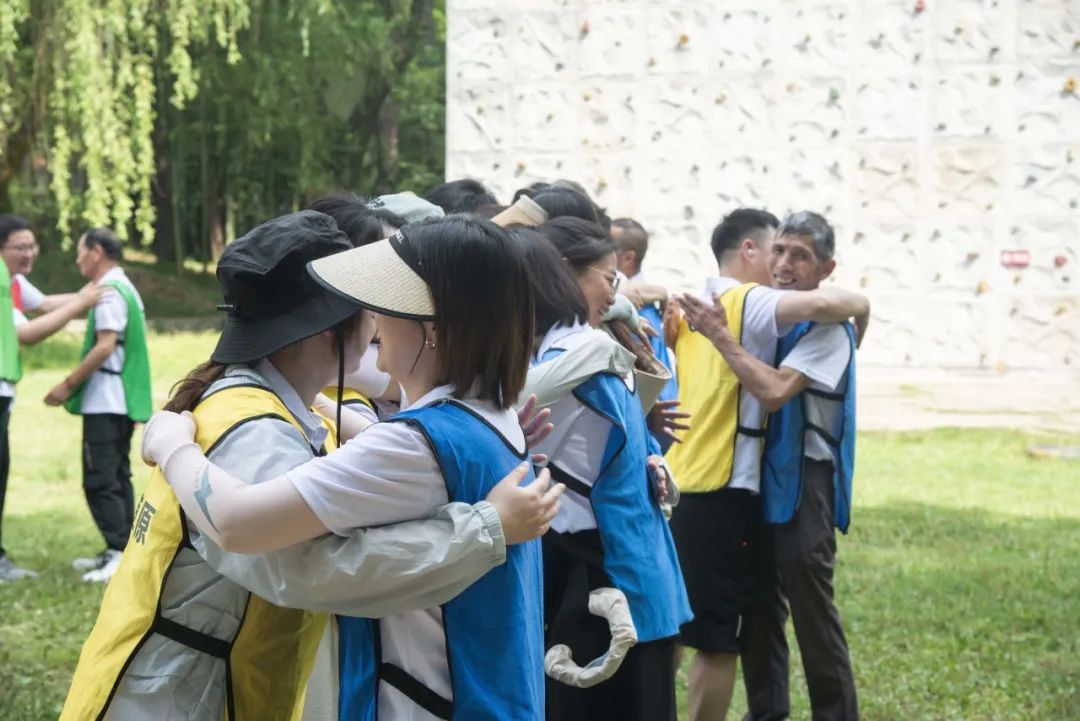 熱辣滾燙 揚(yáng)帆未來——巨人集團(tuán)公司團(tuán)建之旅