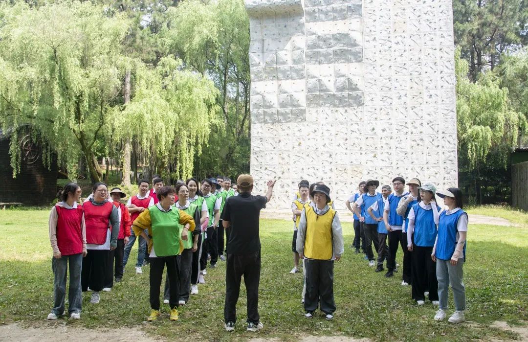 熱辣滾燙 揚(yáng)帆未來——巨人集團(tuán)公司團(tuán)建之旅