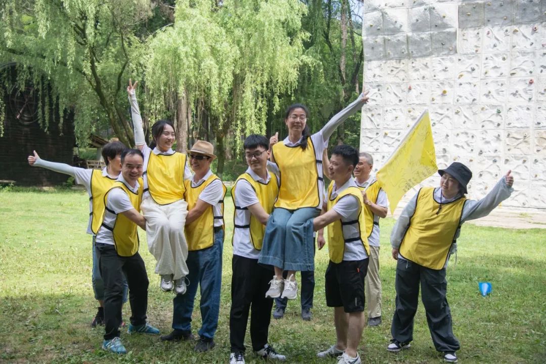 熱辣滾燙 揚(yáng)帆未來——巨人集團(tuán)公司團(tuán)建之旅