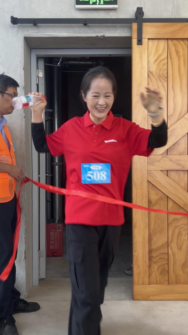 塔下再聚首 攀登勢(shì)正雄——巨龍電梯試驗(yàn)塔第六屆登高跑開(kāi)賽 塔下再聚首 攀登勢(shì)正雄——巨龍電梯試驗(yàn)塔第六屆登高跑開(kāi)賽