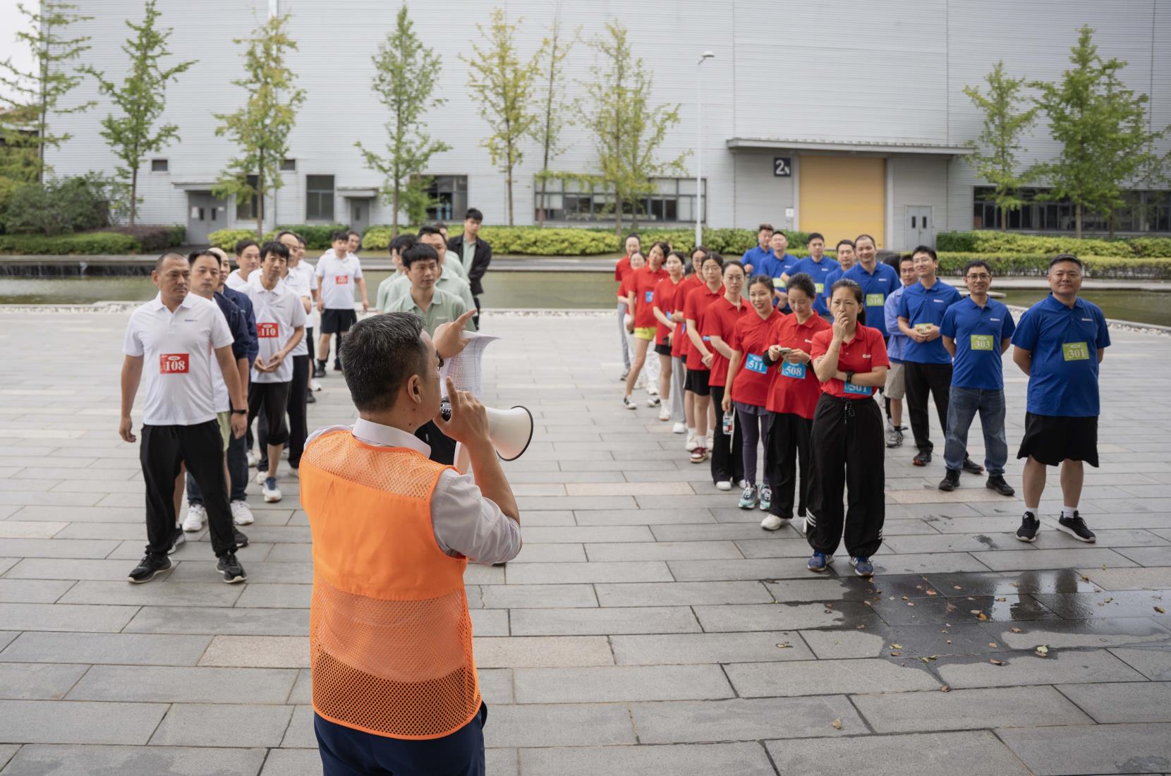 塔下再聚首 攀登勢(shì)正雄——巨龍電梯試驗(yàn)塔第六屆登高跑開(kāi)賽 塔下再聚首 攀登勢(shì)正雄——巨龍電梯試驗(yàn)塔第六屆登高跑開(kāi)賽