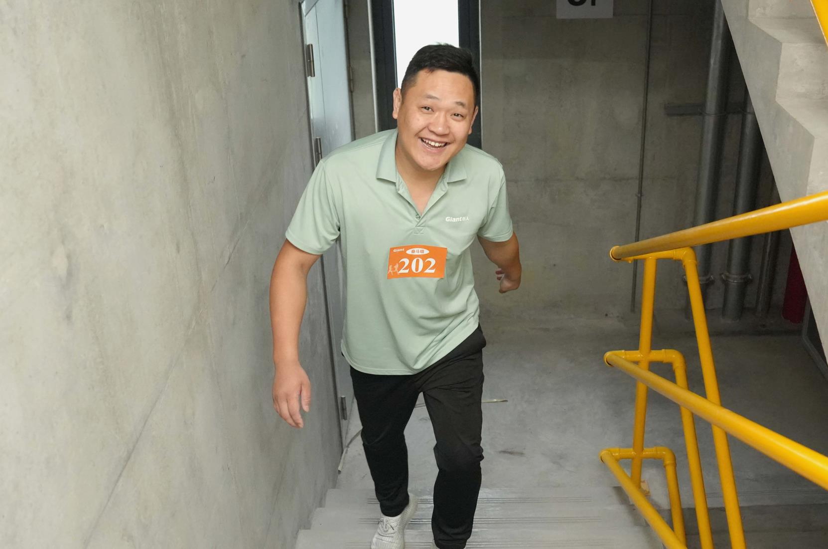 塔下再聚首 攀登勢(shì)正雄——巨龍電梯試驗(yàn)塔第六屆登高跑開(kāi)賽 塔下再聚首 攀登勢(shì)正雄——巨龍電梯試驗(yàn)塔第六屆登高跑開(kāi)賽