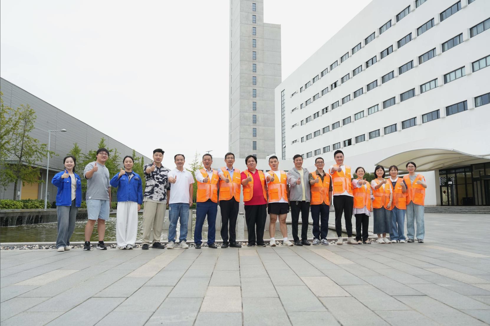 塔下再聚首 攀登勢(shì)正雄——巨龍電梯試驗(yàn)塔第六屆登高跑開(kāi)賽 塔下再聚首 攀登勢(shì)正雄——巨龍電梯試驗(yàn)塔第六屆登高跑開(kāi)賽